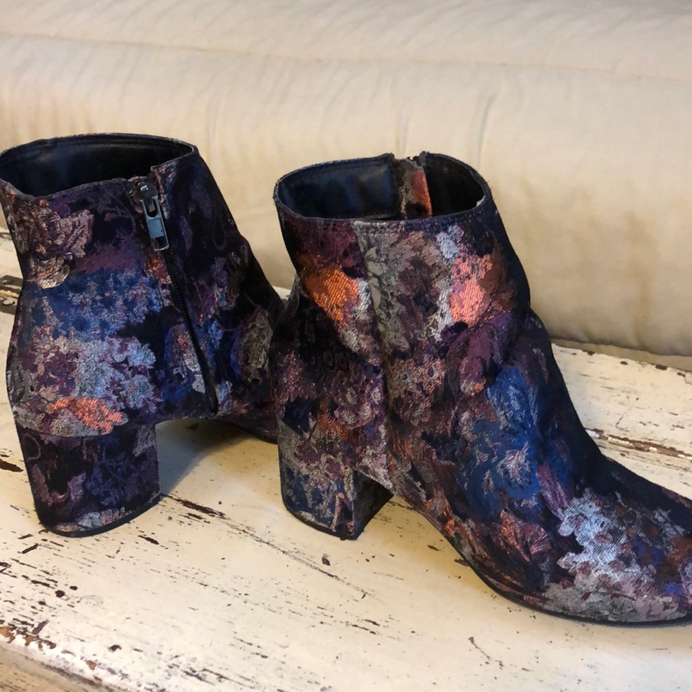 Chunky heel boot